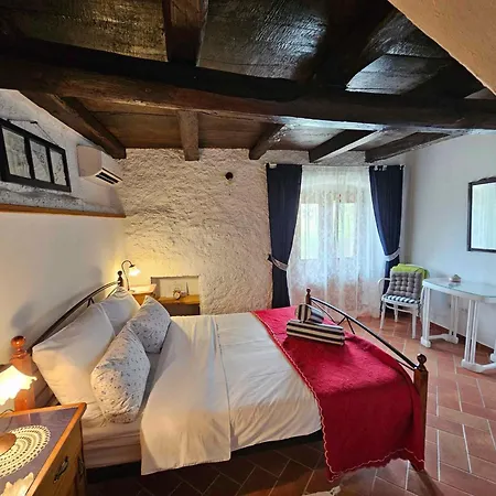 In 15115 Nyaraló *